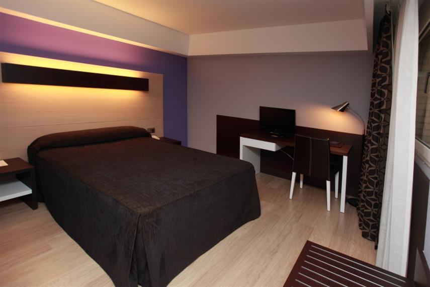 Hotel Ciudad De Логроньо Экстерьер фото